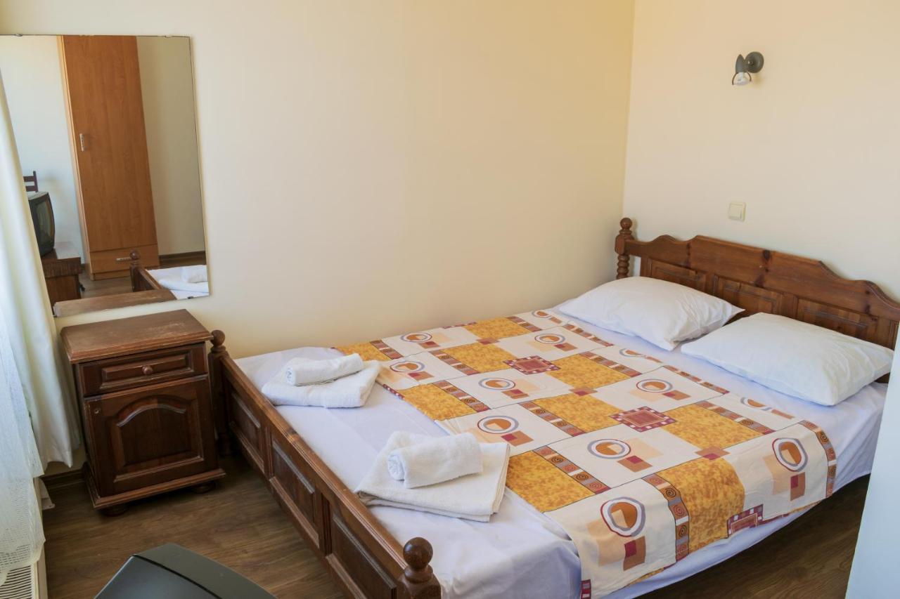 Guest House Eos Sozopol Exterior photo